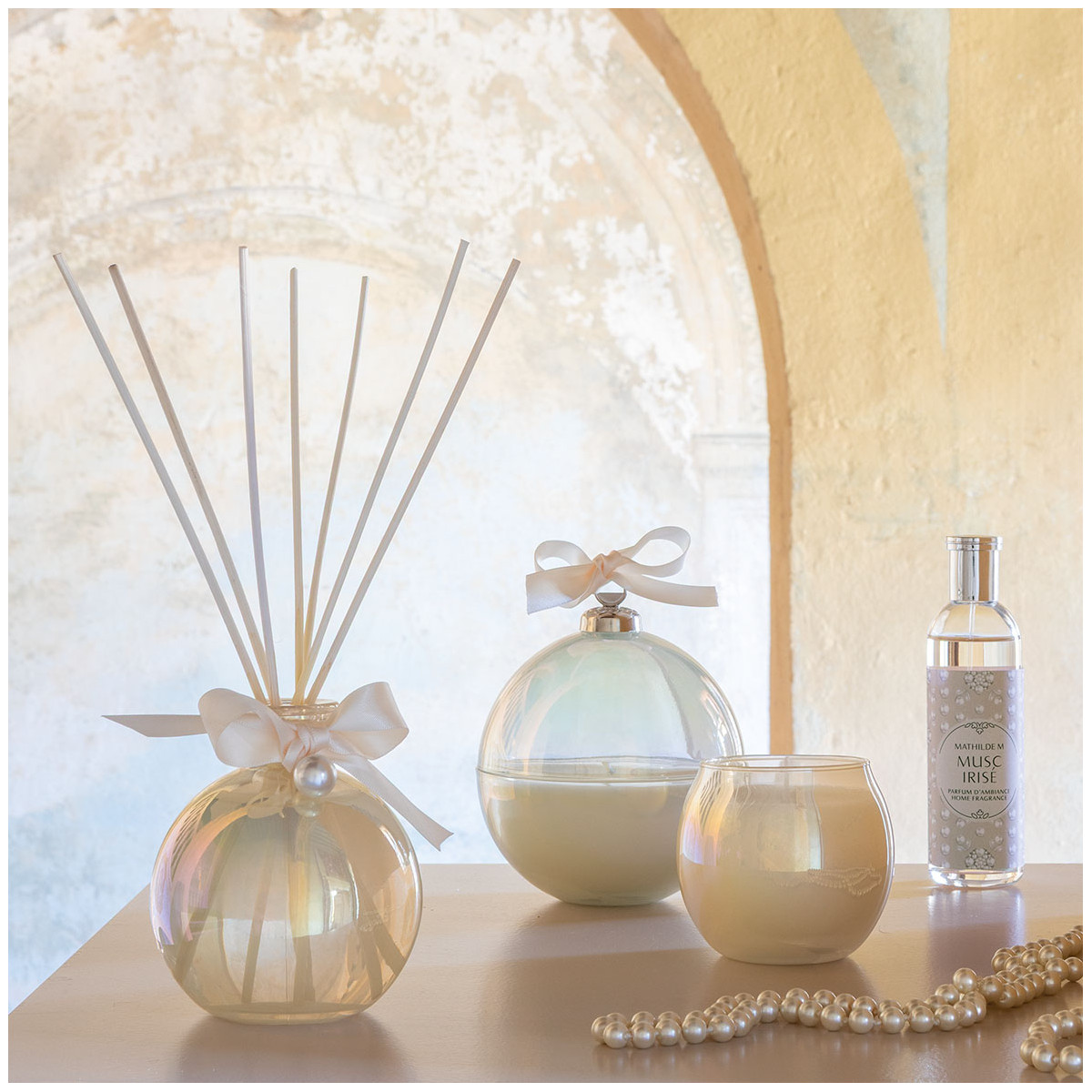 Vela perfumada Pearly Celebration 170 g - Musc Irisé